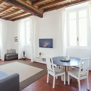Appartamento Lungaretta3, Roma